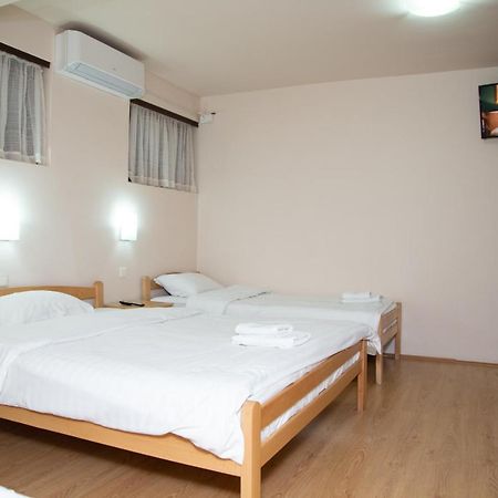 Motel Imperija Ub Экстерьер фото