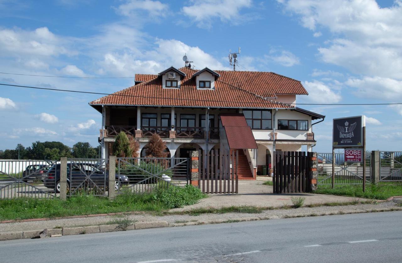 Motel Imperija Ub Экстерьер фото