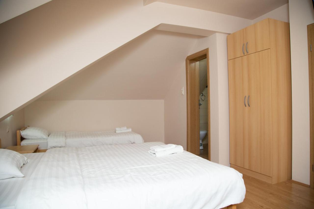 Motel Imperija Ub Экстерьер фото