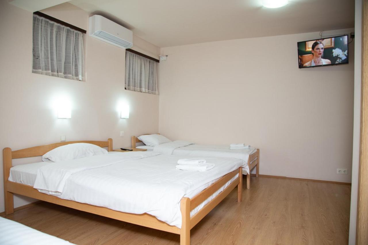 Motel Imperija Ub Экстерьер фото