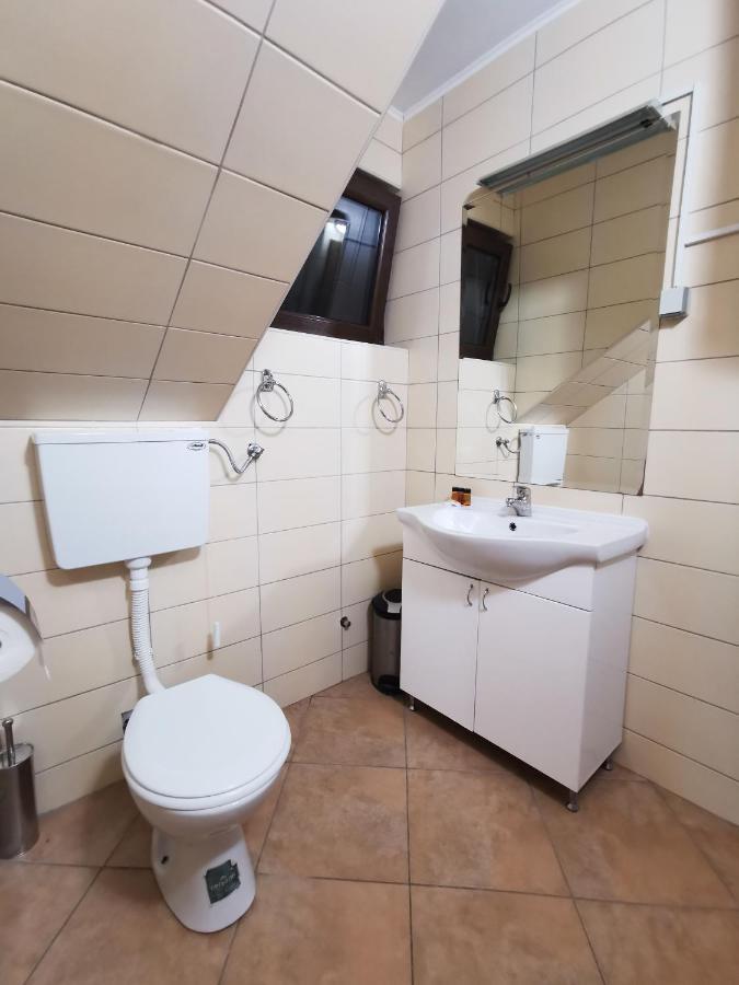 Motel Imperija Ub Экстерьер фото