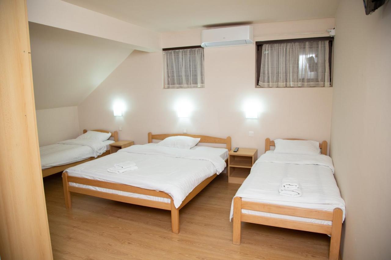 Motel Imperija Ub Экстерьер фото