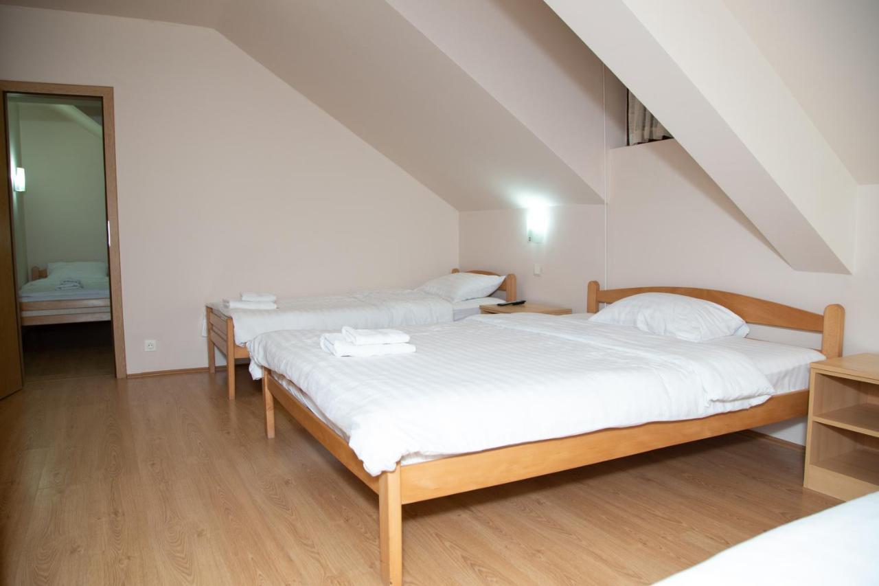 Motel Imperija Ub Экстерьер фото