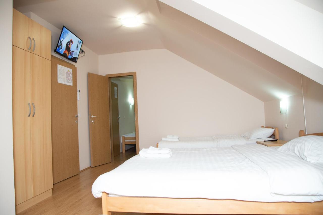 Motel Imperija Ub Экстерьер фото