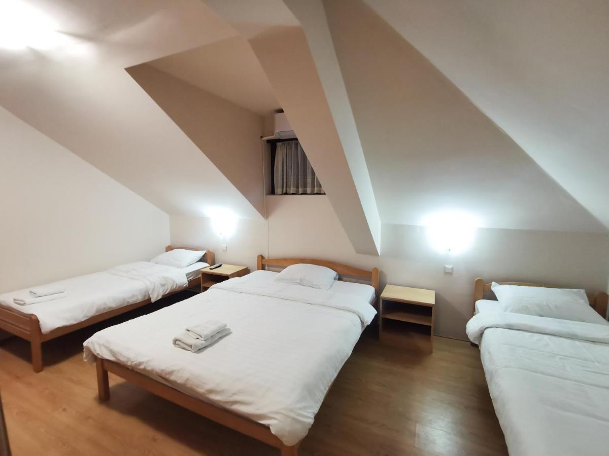 Motel Imperija Ub Экстерьер фото